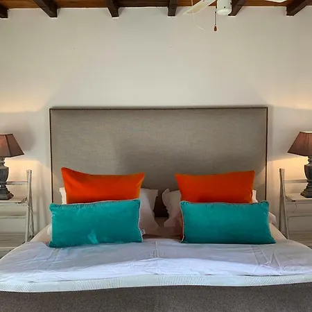 Le Papillon French Farmhouse Villa Rozes