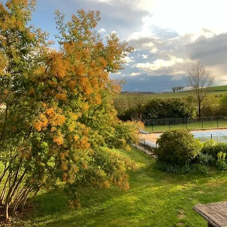 Le Papillon French Farmhouse Rozes